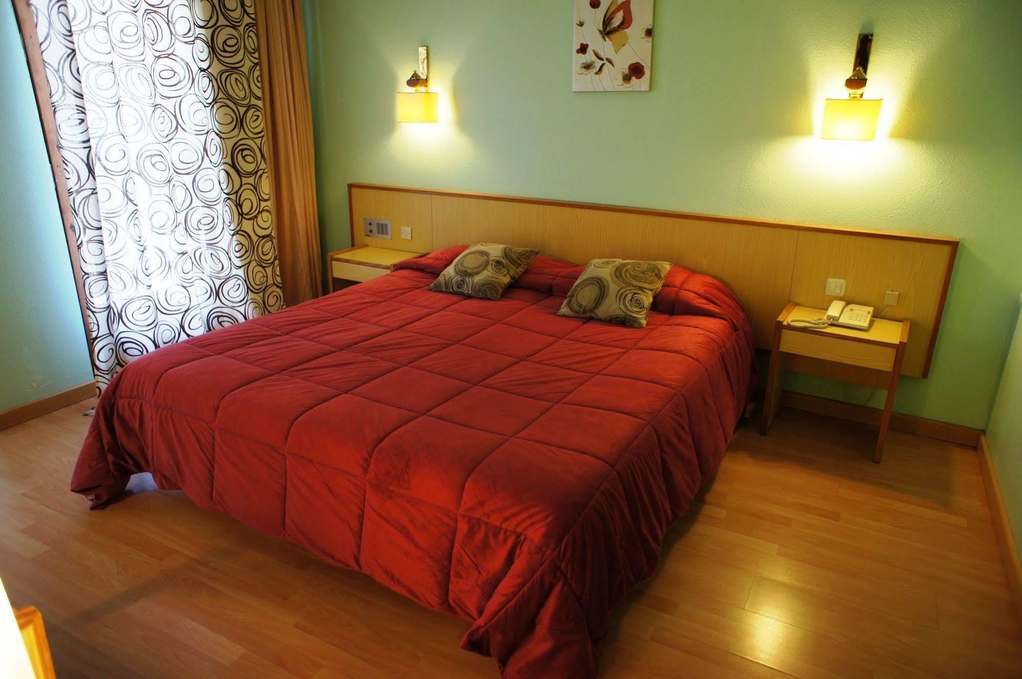 Double or Twin Room,23814336:JPEG